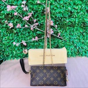 Louis Vuitton crossbody pouch